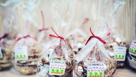 How to decorate gifts beautifully with transparent packaging?