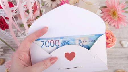 How beautiful is it to give money to a woman?