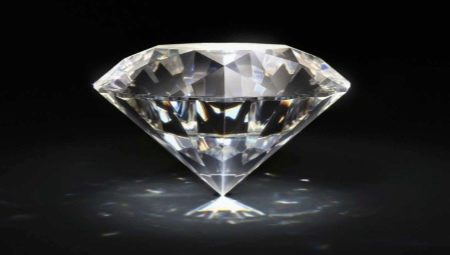 How to check the authenticity of a diamond?