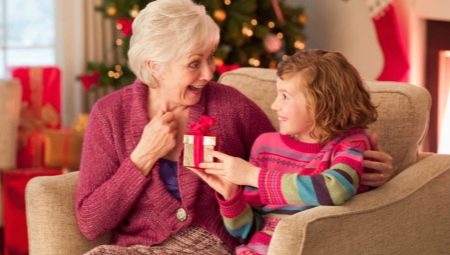 How to make a gift for the New Year to your grandmother with your own hands?