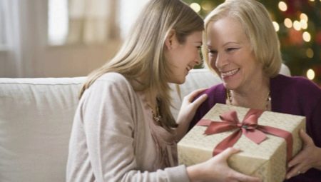 The best gifts for mom for 55 years