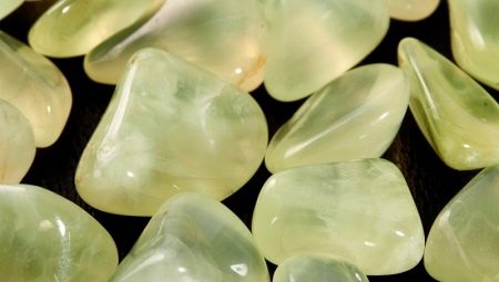 Prehnite: the meaning and properties of the stone