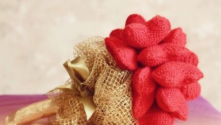 Ideas for knitted gifts and souvenirs