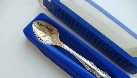 Personalized spoons: tips for choosing and decorating for a gift