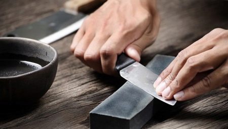 Knife sharpening tools: types and rules of use