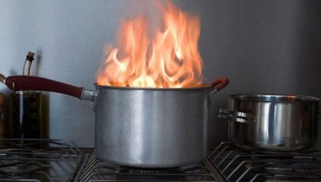 How to get rid of the burning smell in the apartment after a burnt out pan?