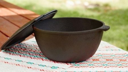 Comment nettoyer un chaudron en fonte de la rouille ?