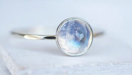 How to distinguish natural moonstone?