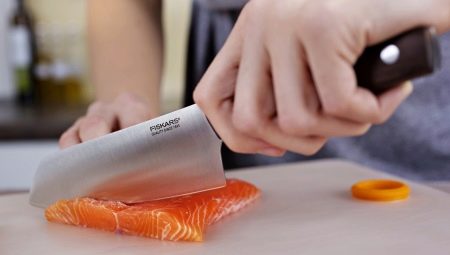 Features of Fiskars knives