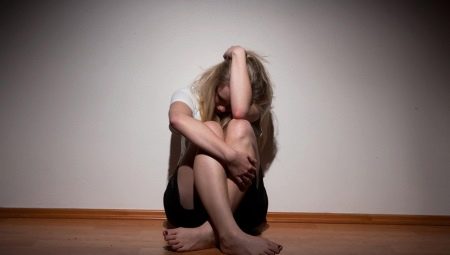 Fear of going crazy: causes and symptoms, methods of struggle