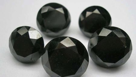 Types and uses of black stones