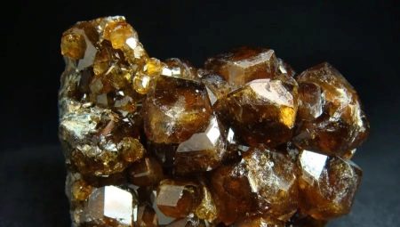 Types of brown stones and features of their use
