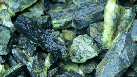 All about serpentine stone