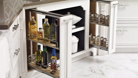 Kitchen bottle holders: varieties, choices and installation tips
