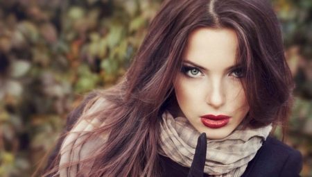 How do brunettes differ from brown-haired women?