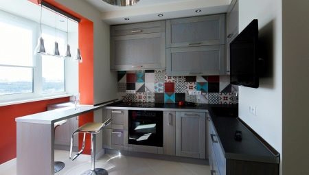 Conception d'une petite cuisine avec un bar