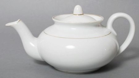 Porcelain teapots: what do they look like and where are they made?
