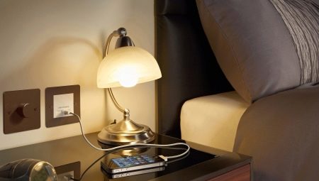 How to position the sockets in the bedroom?