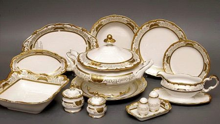How to choose a dinner service for 12 persons?