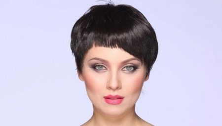 What hair color makes women look younger?