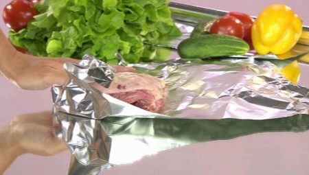 Which side to put the baking foil on the baking sheet?