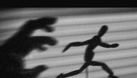 Persecution Mania: Causes, Signs and Treatment