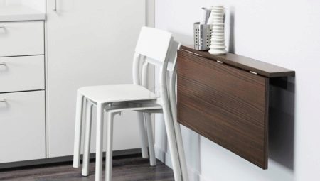 Πτυσσόμενα τραπέζια στην κουζίνα: πλεονεκτήματα και μειονεκτήματα, ποικιλίες και συστάσεις εγκατάστασης