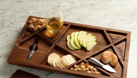Trays: materials, shapes and designs