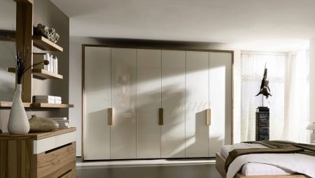 Wardrobes in the bedroom: varieties, design options and tips for choosing