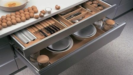 Cupboards in the kitchen: types, selection and placement