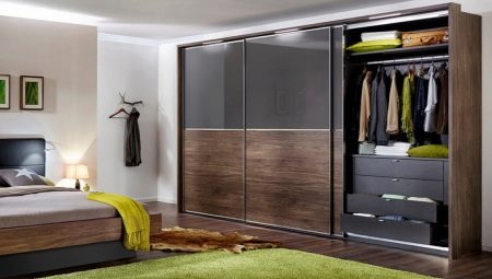 Sliding wardrobes in the bedroom: varieties, tips for choosing and installing