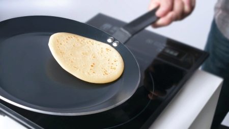 Pancake pans: what are there and how to choose them?
