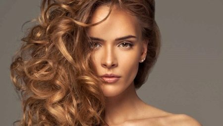 Golden brown hair color: what does it look like and who is it for?