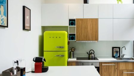 Σχεδιασμός μικρής κουζίνας με ψυγείο