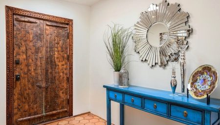 Where can you place a mirror in the hallway?