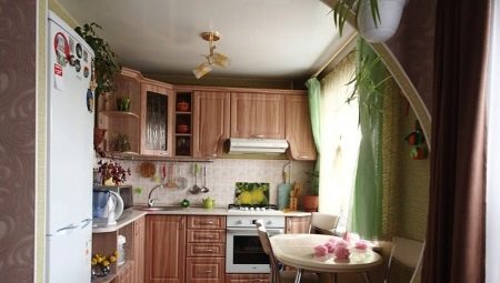 Small cozy kitchens: how to plan and decorate?