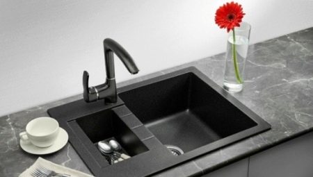 Marble sinks for the kitchen: characteristics and tips for choosing