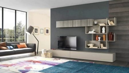 Armoires suspendues dans le salon : choix et design