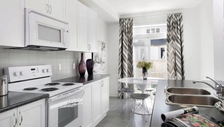 Curtains for a white kitchen: colors, style, choices and mounting options