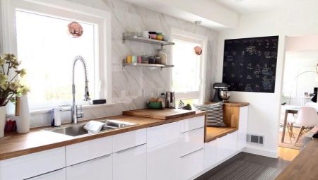 Design options for white kitchens with wood countertops