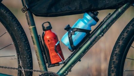 Bottle holders: functions, varieties and tips for choosing