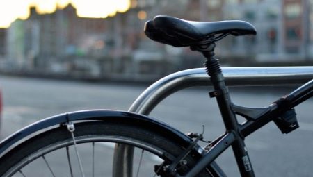 How to properly adjust the bike seat?