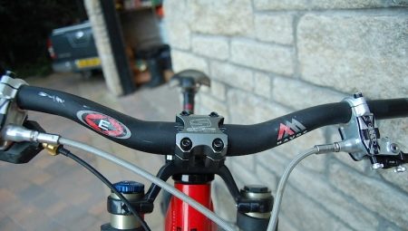 Bicycle handlebars: types and choices