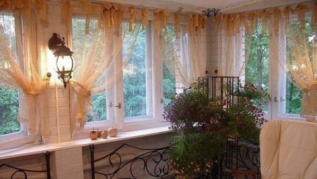 Tulle sur le balcon: types, conseils pour choisir et placer