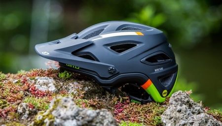 Cycling helmets: types and choices