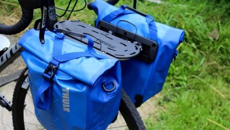 Bicycle bags on the trunk: varieties, pros and cons, recommendations for choosing