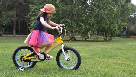Bicycle side wheels: how to choose and install?