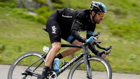 What is the maximum speed you can get on the bike and how can you do it?