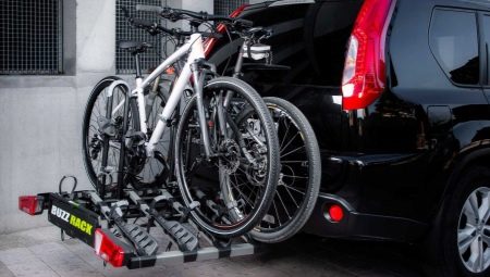 Mount for a bicycle on a car towbar: features and choices