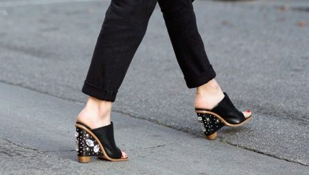 Mules: what is it, which ones are in fashion now and how are they different from clogs?